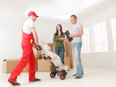 Planning a furniture removal in Camden with measured access and packing